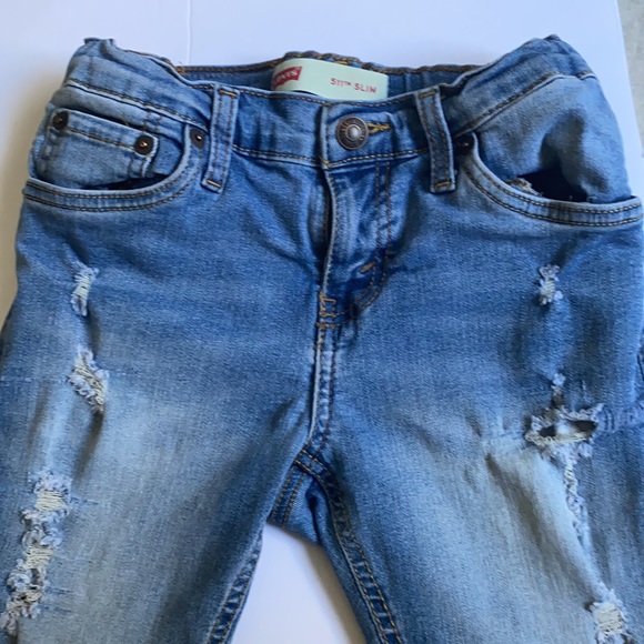 Levi’s Shorts - Picture 2 of 7